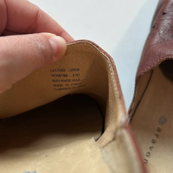 Aravon - 8.5, leather clog style slip on - Picture 3 of 7